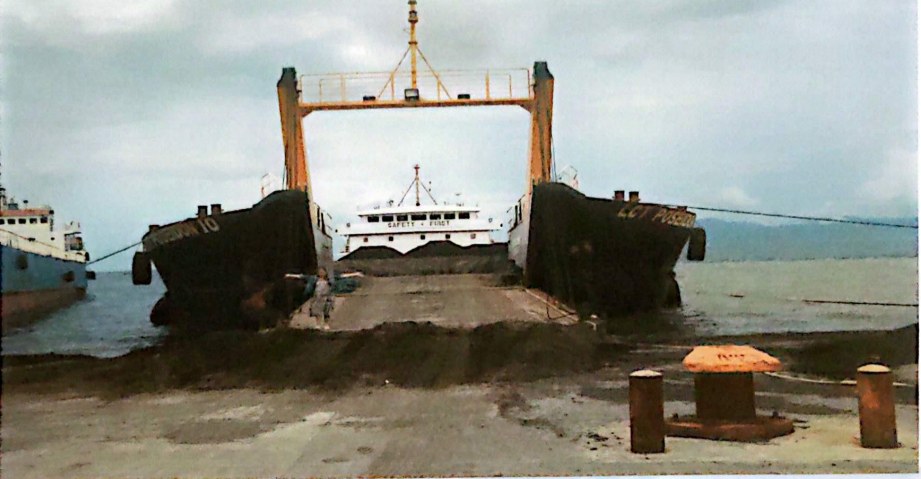 Shipping and materials handling — historical photograph from the company profile